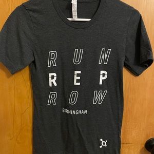 XS run row rep shirt